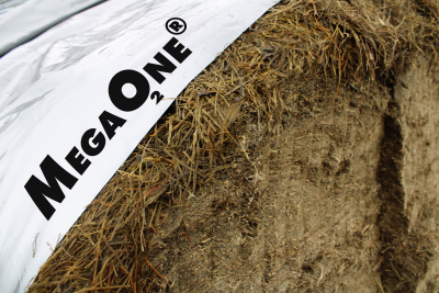 MegaOne landbouwfolie met logo min